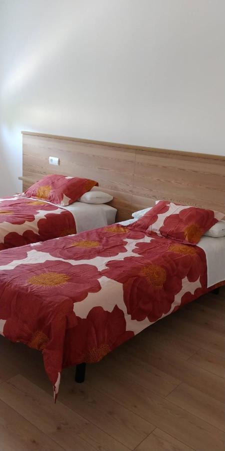 Apartamentos Turisticos Magencio Carucedo Eksteriør billede